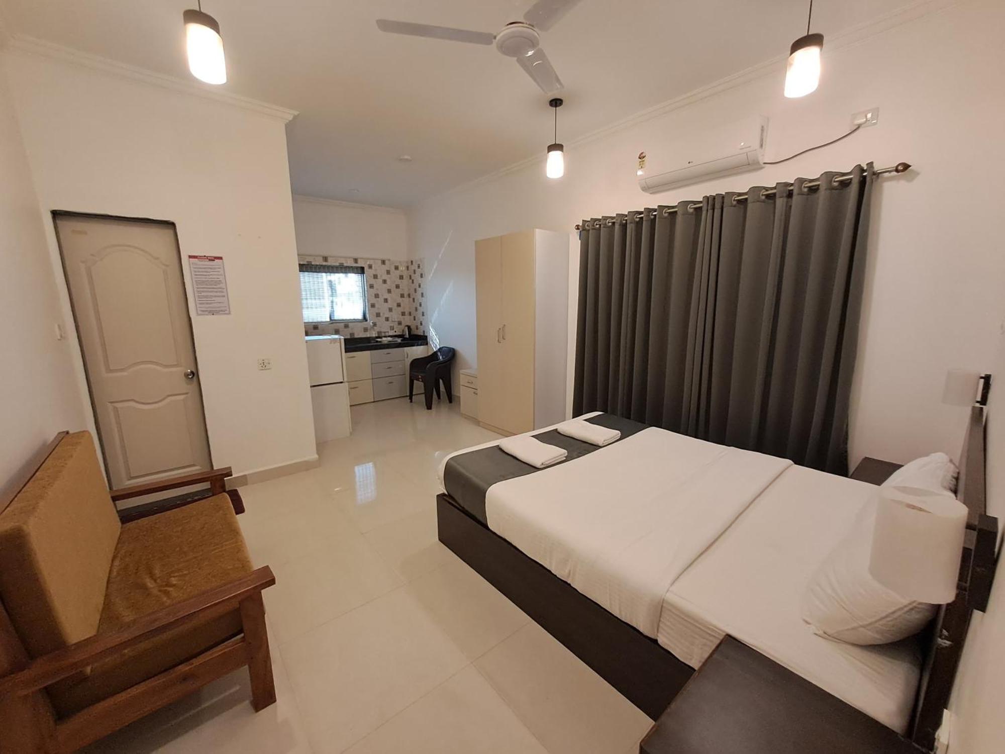 Hotel Rsa Residency Pernem Esterno foto